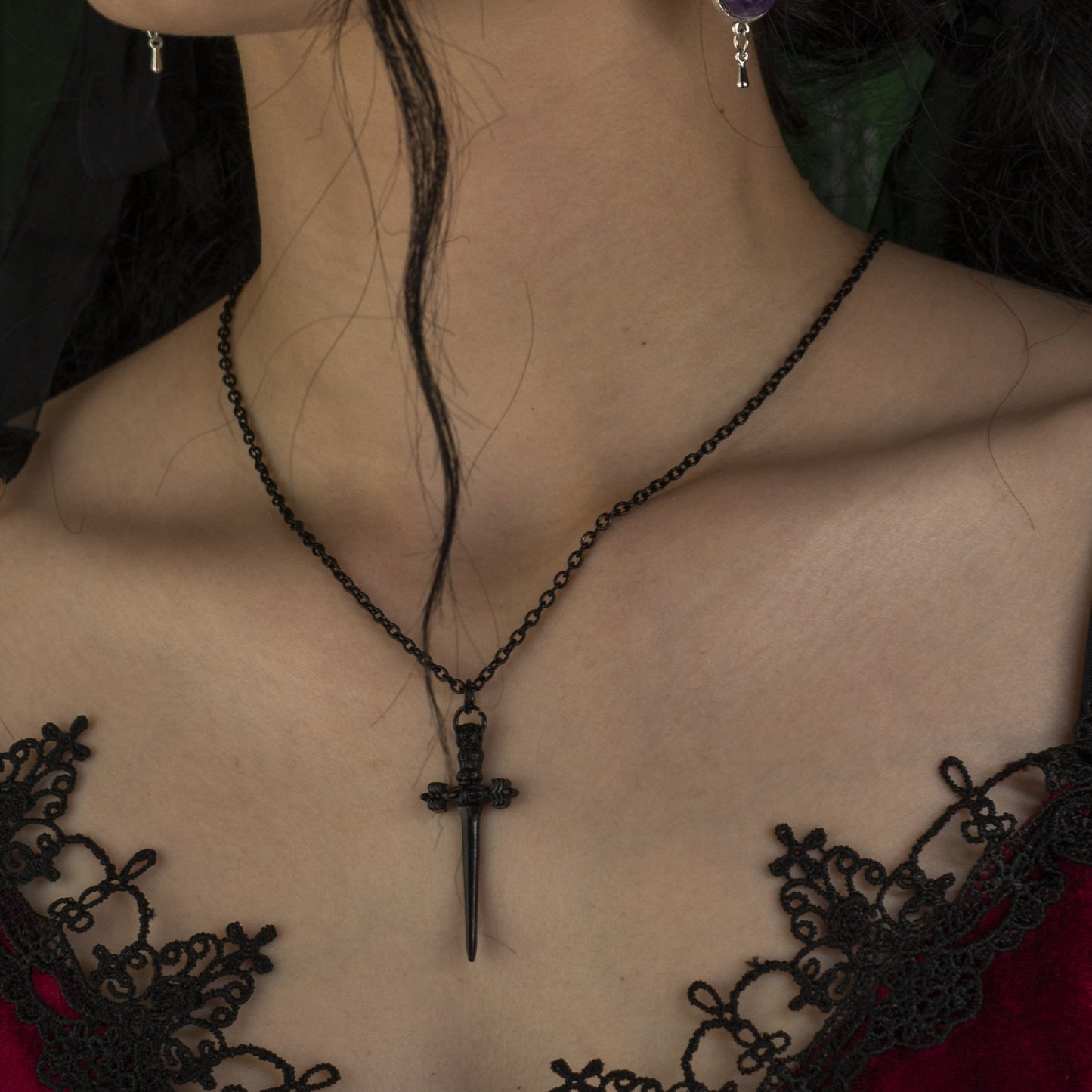 Necklace Black Dagger