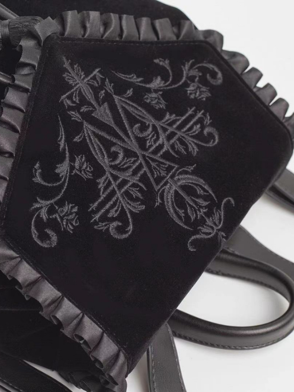 Women's Punk Velvet Embroidery Harajuku Handbag_ovniki